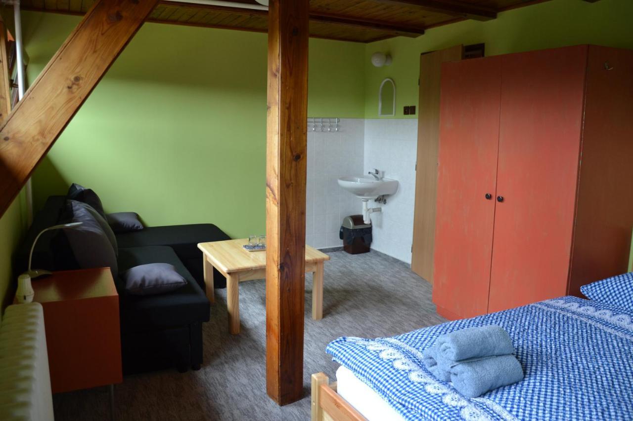 Penzion Pod Severakem Lucany nad Nisou Exterior photo